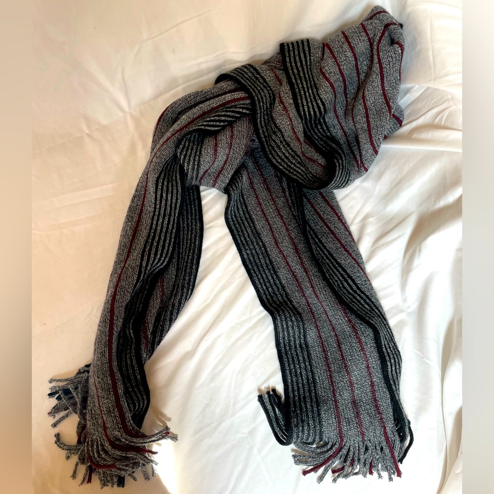 Express men’s scarf